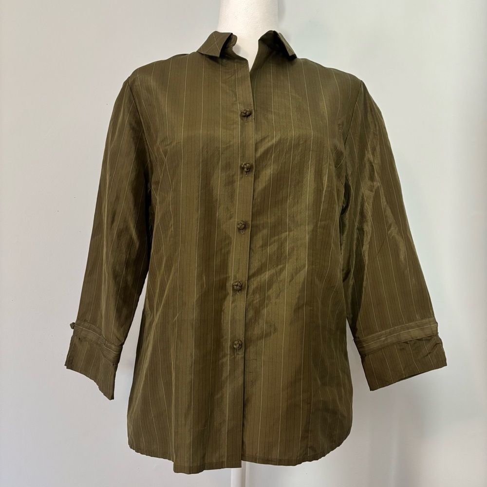 NWT Women’s Silk Olive Green Button-Up Jacket size 6